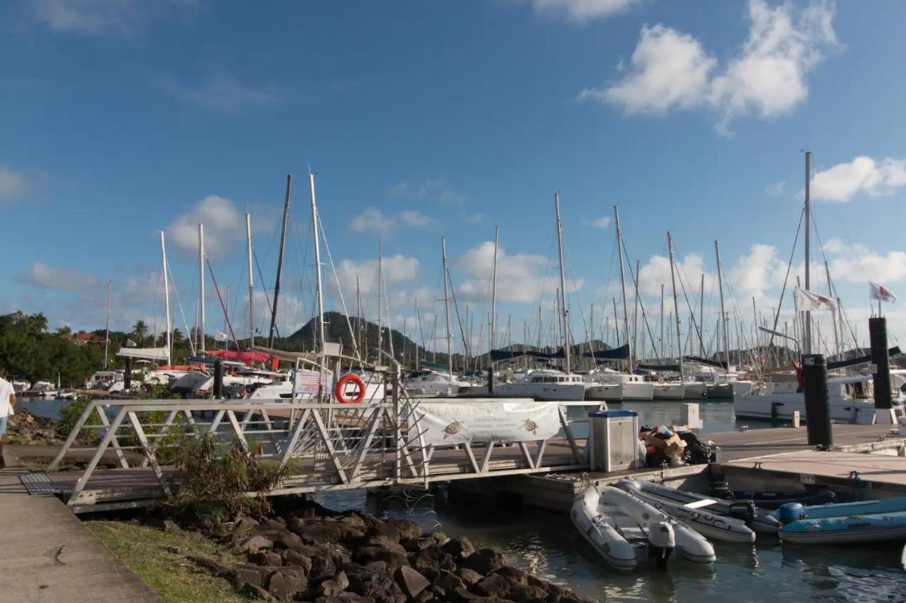 Un Pied-A-Terre Face A La Marina Apartment Le Marin Exterior foto