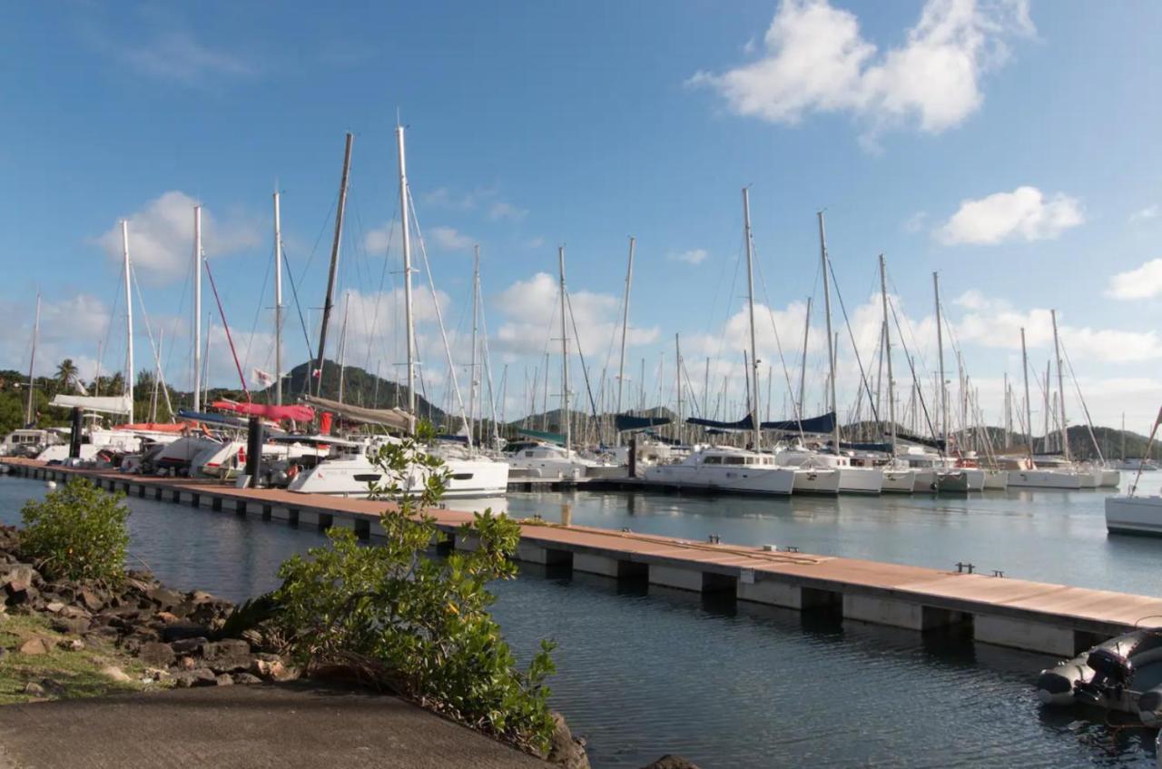 Un Pied-A-Terre Face A La Marina Apartment Le Marin Exterior foto